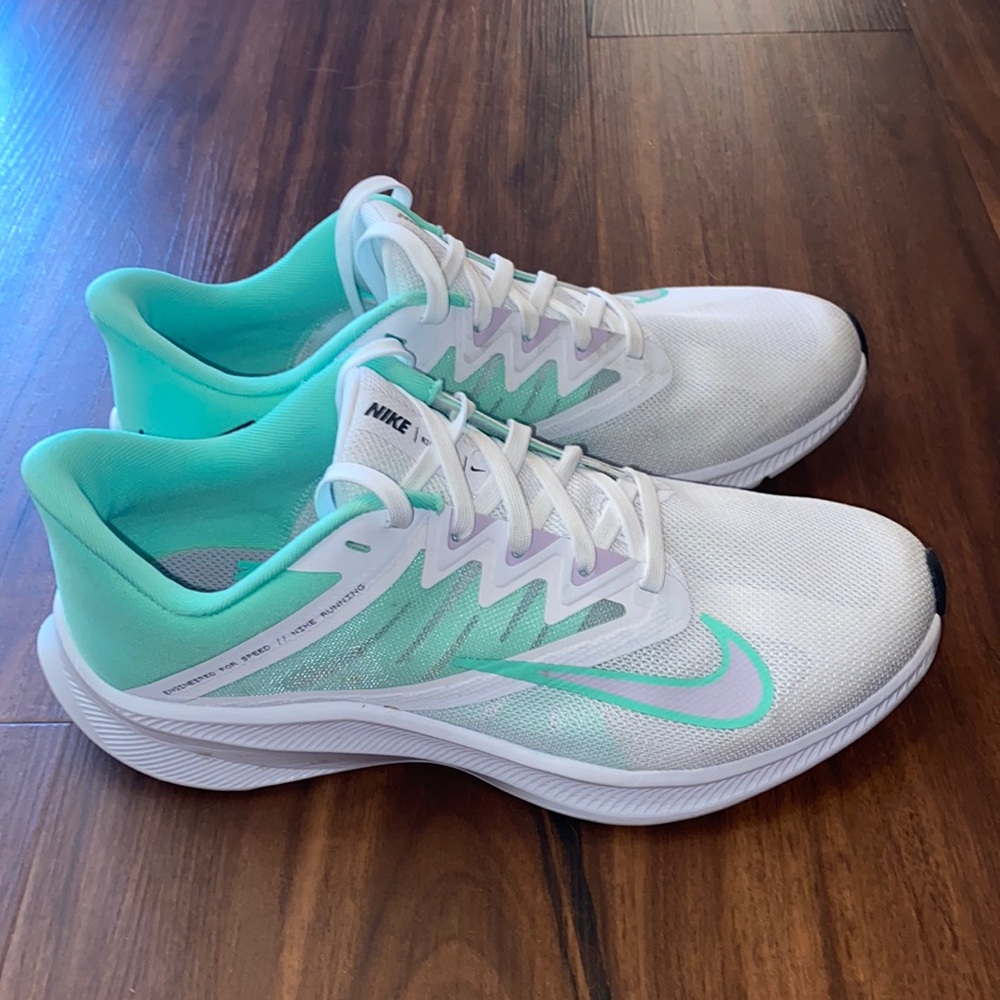 BN NIKE RUNNING SHOES